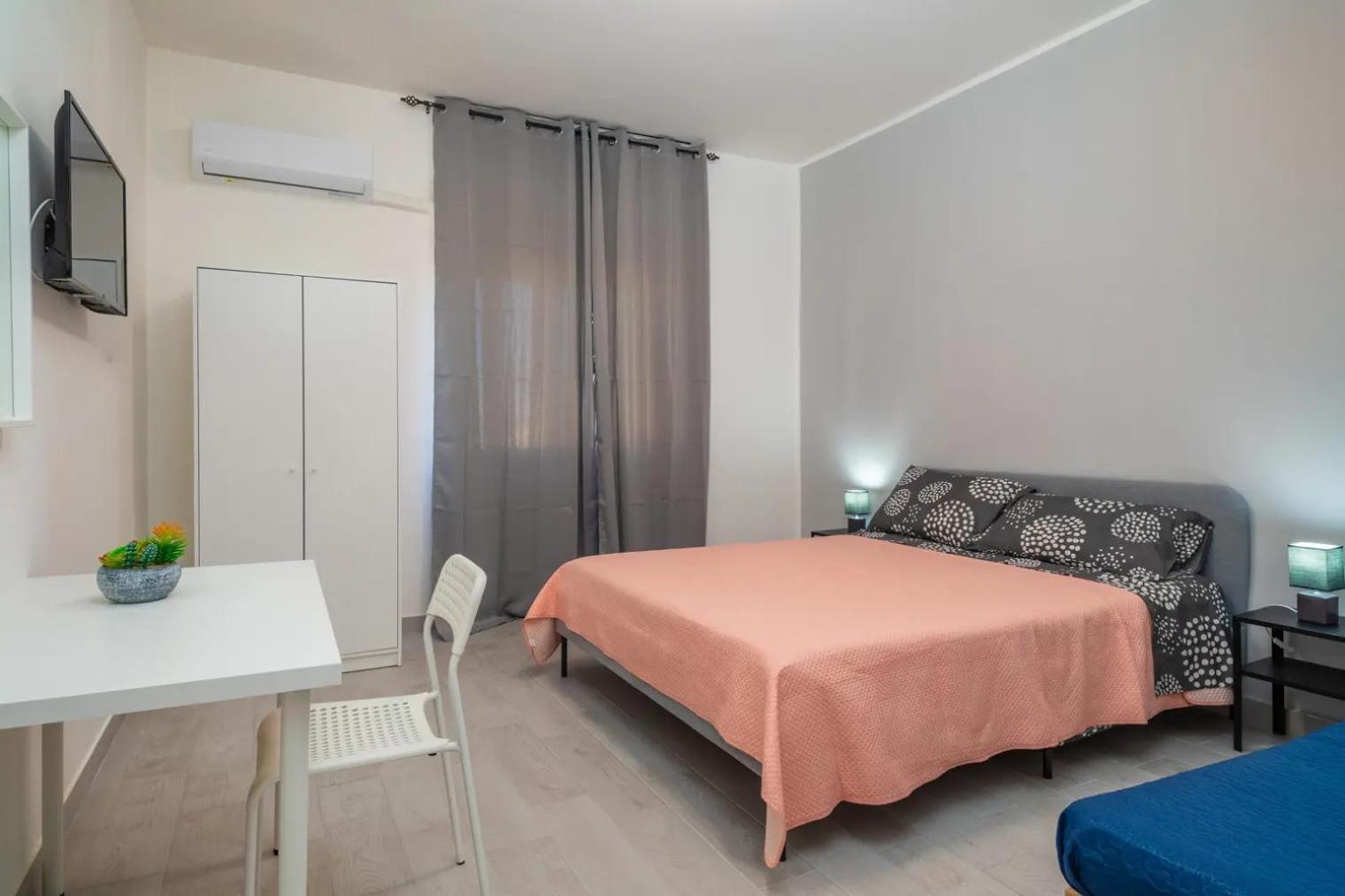 Nicole Rooms Aeroporto di Catania Fontana Rossa Esterno foto